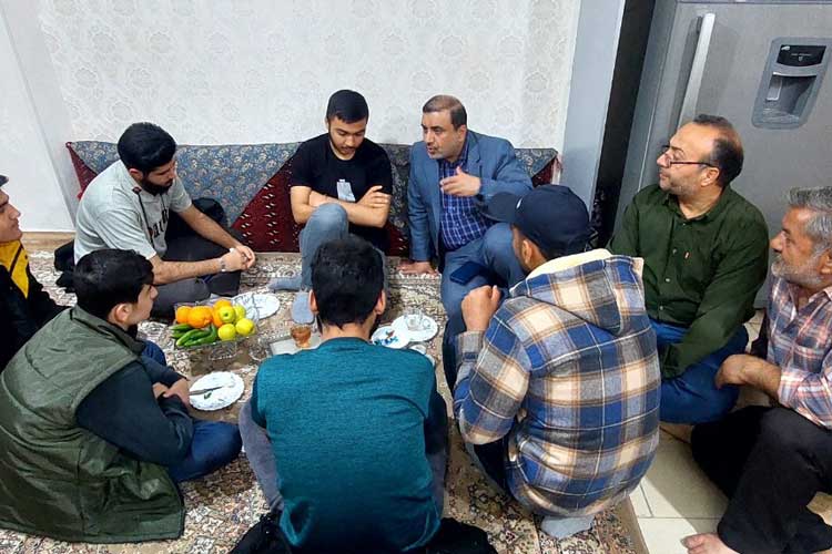 گفتگوی دکتر با جوانان سمنان